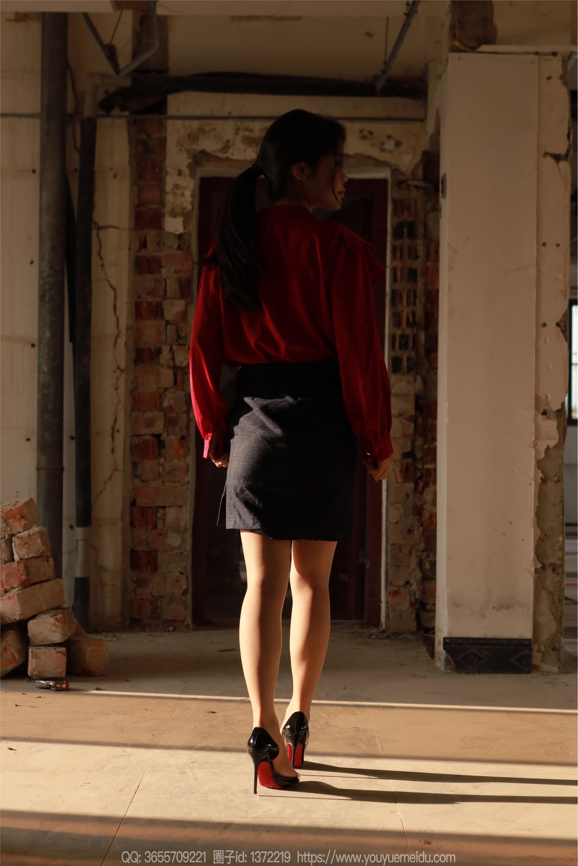 IESS异思趣向  2025.01.17 丝享家 1953 兔兔《工地的秘密》